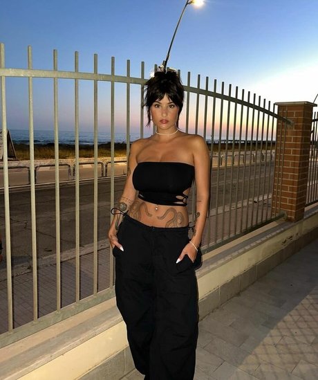 熟女オーガズムオンリーファンズ セクシー 写真