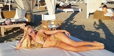 Sara Muzi アダルトスター 写真