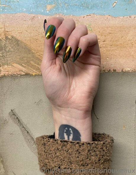 missnouveaux 最高のモデル 写真