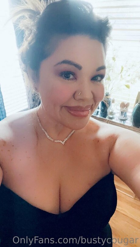 bustycougar 高品質のスター 写真