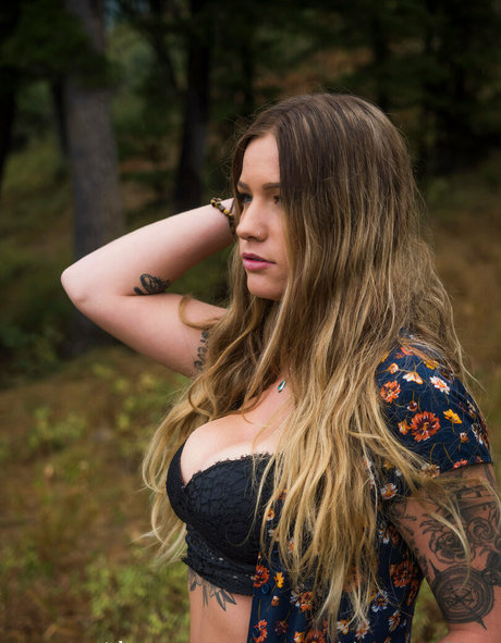 黒人女性のオンリーファンズ ヌード 画像