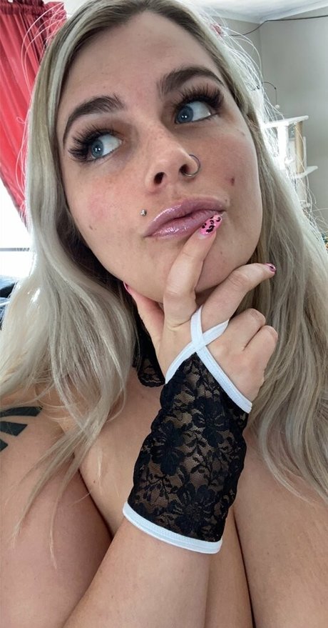 アラブの足 オンリーファンズ アートポルノ 画像