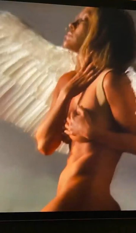 金髪熟女オンリーファンズ セックス 画像