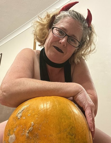 khariscurves ヌードのポルノスター 写真