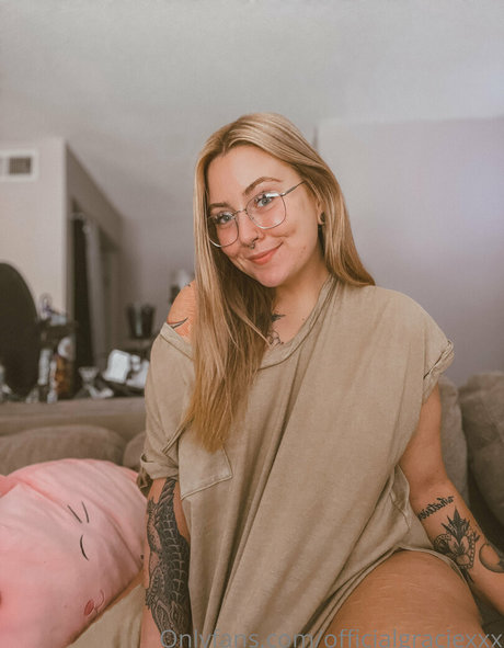 officialgraciexxx 裸のモデル 画像