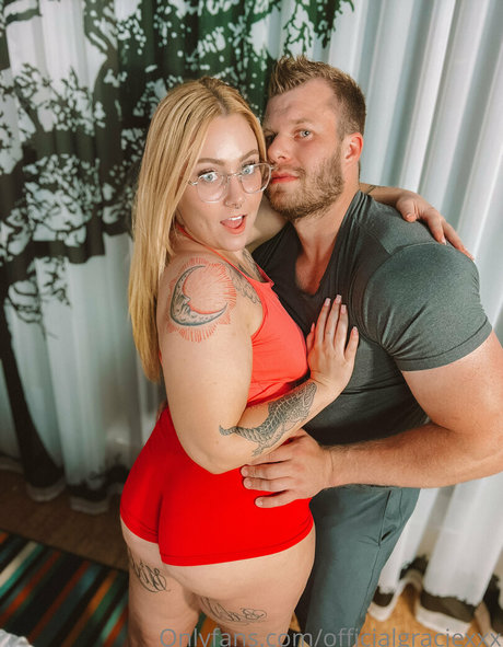 ミラーセルフィーオンリーファンズ 無料 ギャラリー