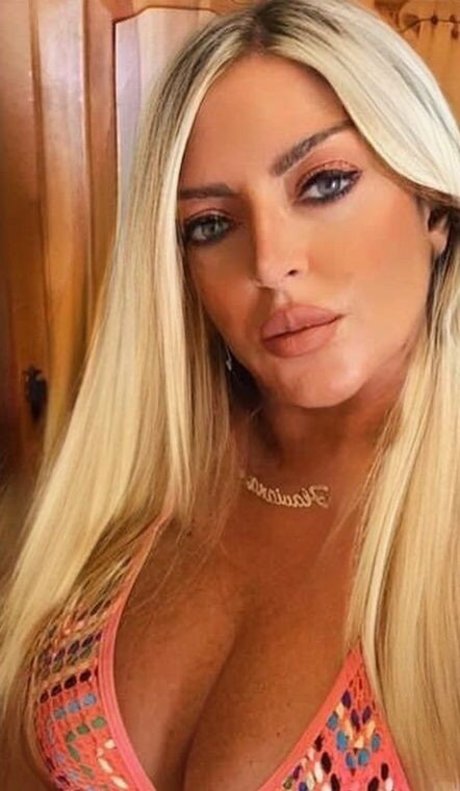 Flaviana Basta 裸のポルノスター 写真