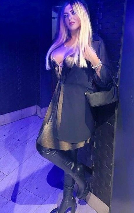 年配の熟女オンリーファンズ 無料裸 写真