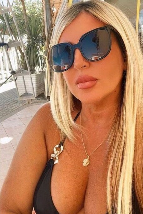 戦利品オンリーファンズ 無料 写真