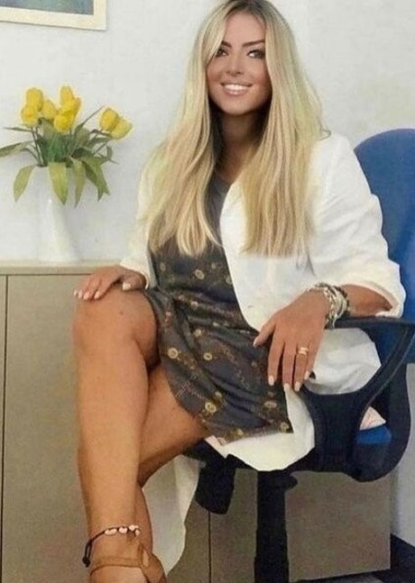 カーリーエボニーオンリーファンズ 無料裸 写真