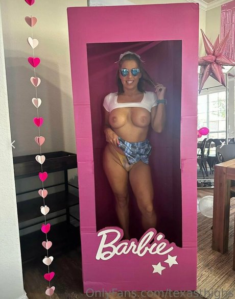 大きなお尻の黒人オンリーファンズ 無料 写真