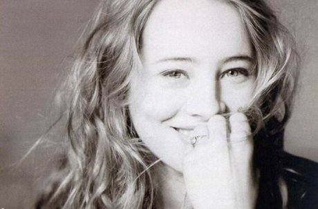 Isild Le Besco かわいいポルノスター 画像