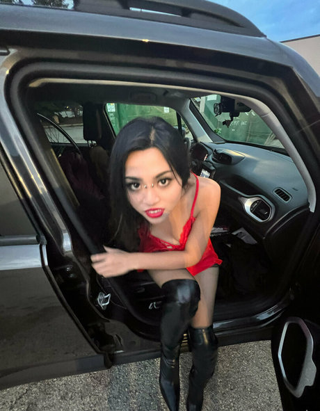 ベビーシッターオンリーファンズ ホットヌード ギャラリー