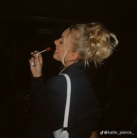 Katie Pierce 独占女優 写真