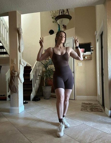 Alexis Rodriguez 裸のモデル 写真