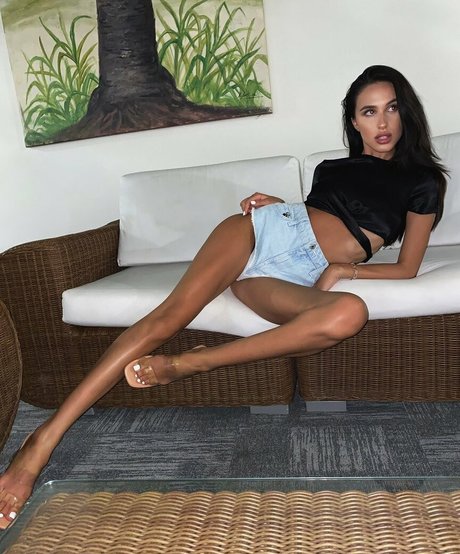 Alyssa Bounty 裸のスター 写真