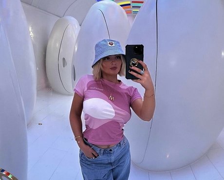 Amelia Eve Gibson ポルノスター ホット 画像