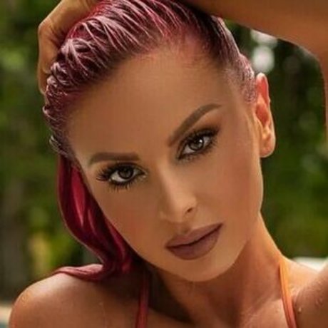 Danni Ellexo 最高のスター 写真