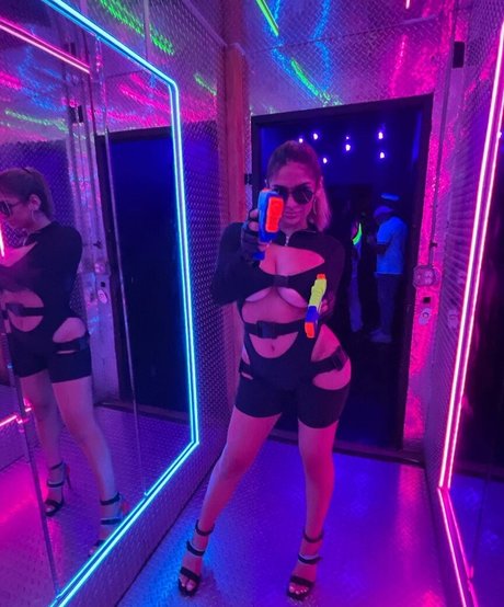 Sami Brielle ホットなモデル ギャラリー