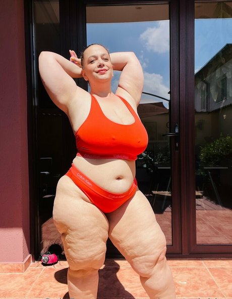 老母オンリーファン えろ 画像