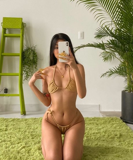 Oanhdaqueen セクシーなポルノスター ギャラリー