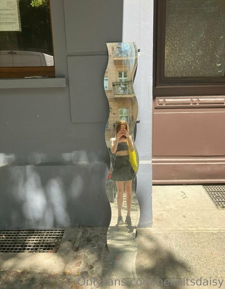 小さいチンポのシーメールオンリーファンズ 無料ポルノ 写真