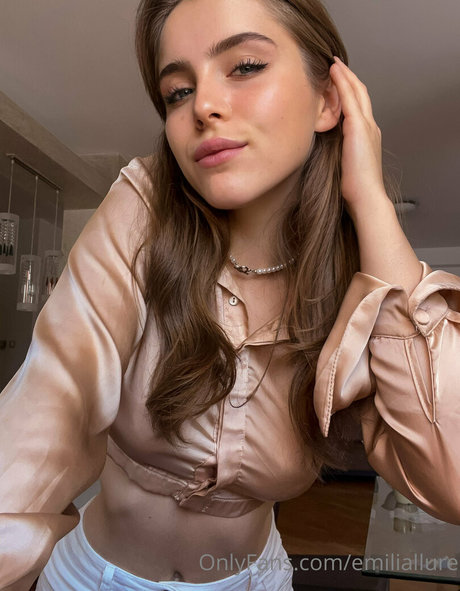 ティーンレズビアンオンリーファンズ セクシーヌード 写真