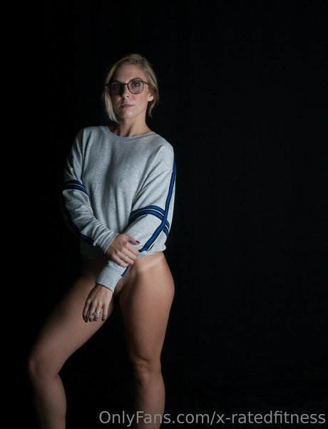 x ratedfitness アートモデル 画像