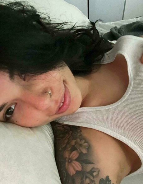 Gina Valentina ヌードモデル 写真