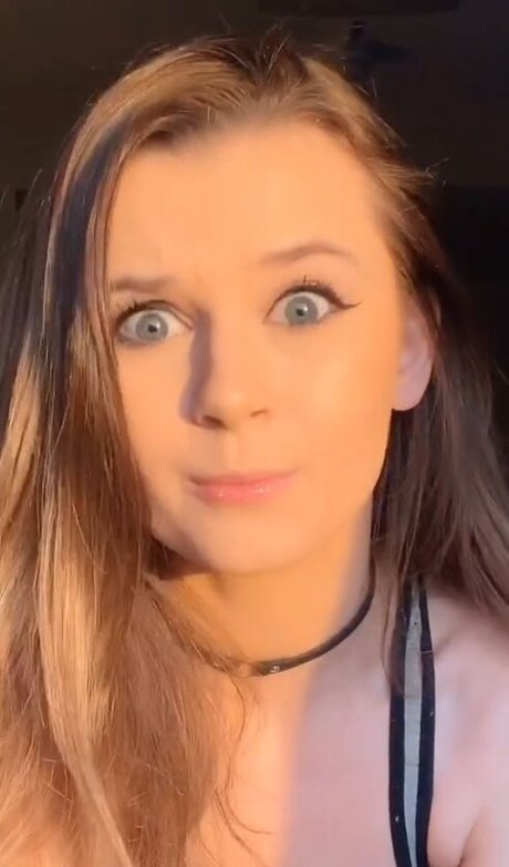 izassassin 裸のポルノスター アーカイブ