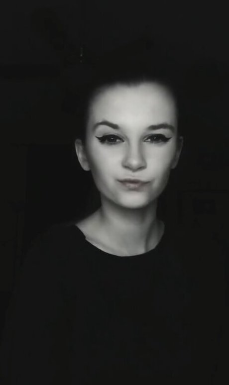 キティ・ウェット・オンリーファンズ 無料セクシー 画像