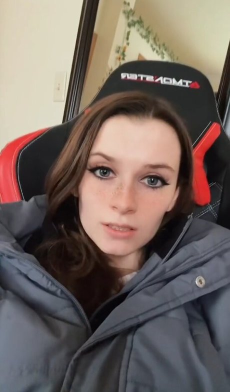 アジアン潮吹き オンリーファンズ ヌード 写真