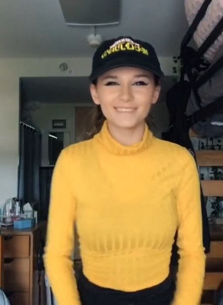 izassassin 完璧なモデル 写真