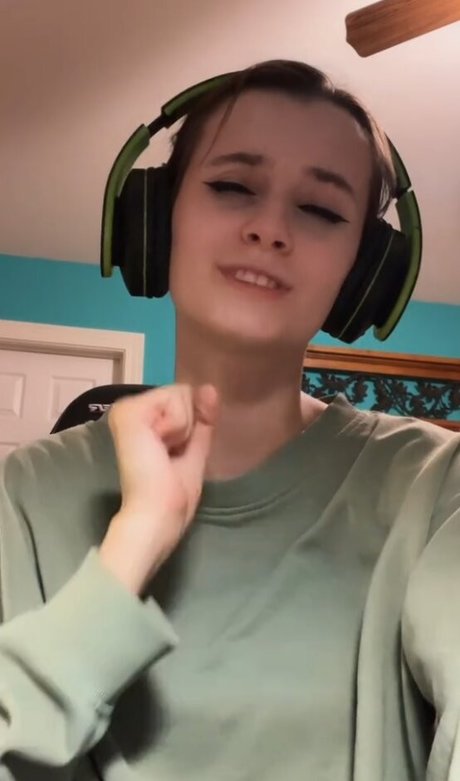 izassassin トップモデル 写真