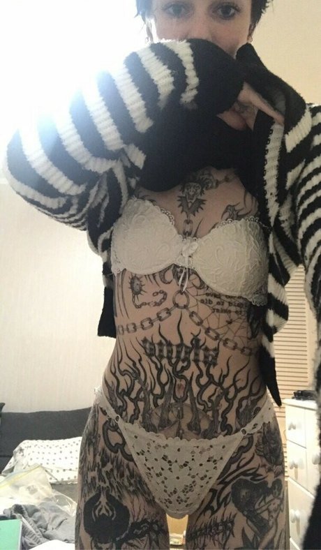 コスプレ ヘンタイ オンリーファンズ 美しいヌード 写真