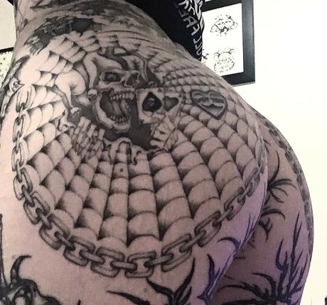 babyskeleton xxxポルノスター 写真