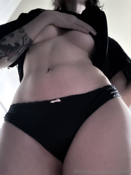 Babivmpr エロティックモデル ギャラリー