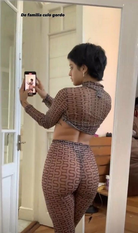 Belenegri ヌードのポルノスター 画像