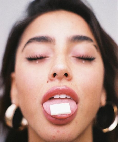 Belenegri セクシー女優 写真