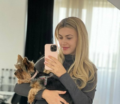 Vivianishere ポルノスター 写真