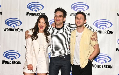 Elizabeth Henstridge アートモデル 写真