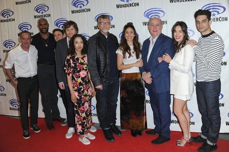 Elizabeth Henstridge セックスポルノスター 写真