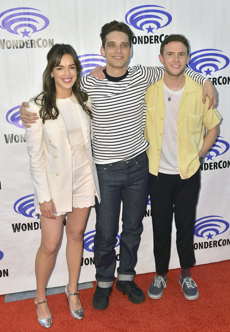 Elizabeth Henstridge 無料モデル 写真