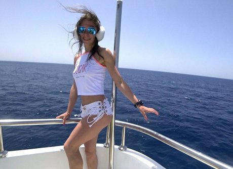 2人のオンリーファンズ セクシーヌード 写真