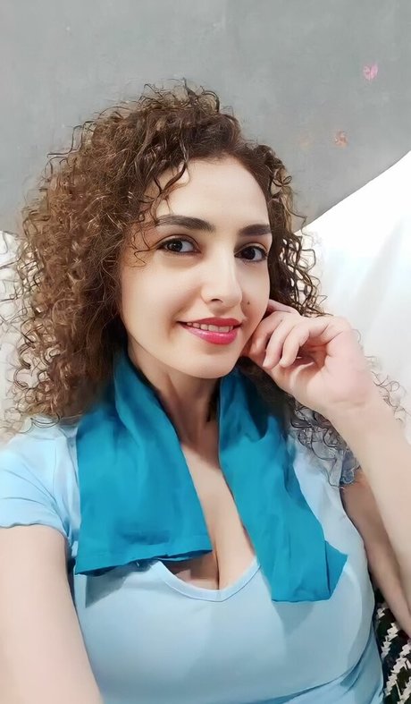 Nina Infinity セクシーなポルノスター 写真