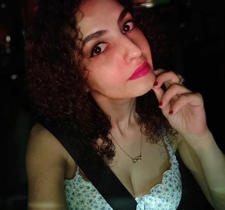 Nina Infinity ホットスター 写真