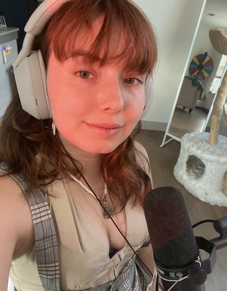 ヌード熟女オンリーファンズ エロ 写真