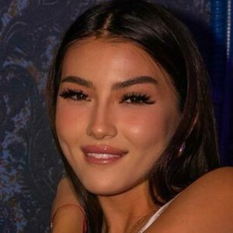 ぽっちゃりブロンドのオンリーファンズ アダルト無料 写真