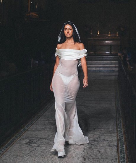 アジア人ニューハーフオンリーファンズ ヌード 画像