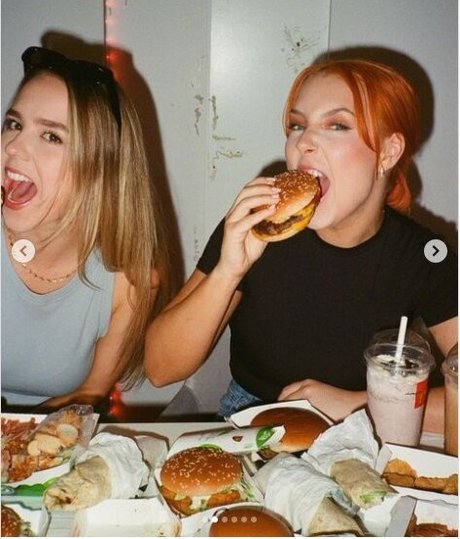 精子オンリーファン アート裸 写真